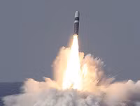 [ẢNH] Từ lòng đại dương, Mỹ thử siêu tên lửa hạt nhân với nâng cấp đáng sợ