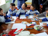 Gieo tình yêu và đốm lửa say mê học tập, sáng tạo ở một điểm trường xa