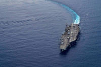 [ẢNH] Đội hình hùng hậu hộ tống 2 tàu sân bay Mỹ trên Biển Đông