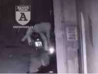 Đổ xăng, phóng hỏa để trả thù ở phố Mai Anh Tuấn: Chủ nhà may mắn thoát nạn thế nào?