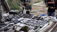 [ẢNH] Khủng bố tiếc nuối khi kho vũ khí lớn chôn giấu ngay trong thủ đô bị Syria thu giữ