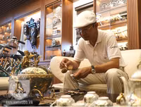 [Ảnh] Ngắm bộ sưu tập gần 400 chiếc đồng hồ cổ độc đáo ở Hà Nội