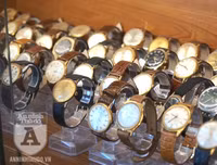 [Ảnh] Ngắm bộ sưu tập gần 400 chiếc đồng hồ cổ độc đáo ở Hà Nội