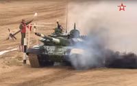 [ẢNH] Liên tiếp gặp sự cố tại giải đấu Tank Biathlon, xe tăng Nga không tốt như quảng cáo?