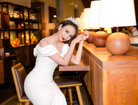 Hoa hậu Ngọc Diễm khoe sắc ngọt ngào trong dạ tiệc Giáng sinh