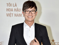 Nam vương người Việt thế giới chia sẻ cách làm đẹp với thí sinh Hoa hậu Hoàn vũ