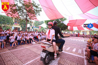 Học sinh Hà Nội thích thú khi được thực hành kiến thức an toàn giao thông