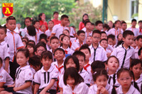 Học sinh Hà Nội thích thú khi được thực hành kiến thức an toàn giao thông