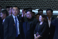 [Ảnh] Ông Kim Jong-un bất ngờ vì Singapore... sạch sẽ, vui vẻ chụp ảnh selfie
