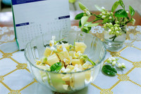 Hoa bưởi xuống phố