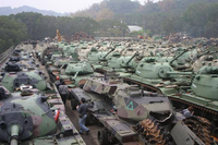 [ẢNH] Tiếc nuối số lượng cực lớn xe tăng Đài Loan bị rã làm sắt vụn