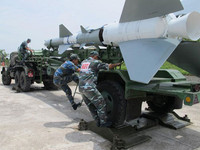 [ẢNH] Tên lửa phòng không SPYDER sát cánh cùng S-300PMU-1
