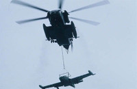 [ẢNH] Siêu tàu sân bay Mỹ rút đi mang theo hơn 100 máy bay VNCH tháng 4-1975