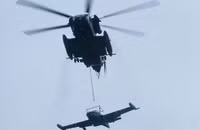 [ẢNH] Siêu tàu sân bay Mỹ rút đi mang theo hơn 100 máy bay VNCH tháng 4-1975