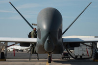 [ẢNH] Iran trưng bày mảnh vỡ UAV đắt hơn cả F-35 và nỗi uất hận của Mỹ