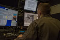 [ẢNH] Iran trưng bày mảnh vỡ UAV đắt hơn cả F-35 và nỗi uất hận của Mỹ