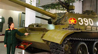 [ẢNH] Ít ai biết xe tăng húc đổ cổng Dinh Độc Lập không phải là vũ khí do Liên Xô sản xuất