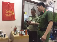 Cận cảnh gần 1.600 sản phẩm đông dược không rõ nguồn gốc