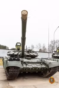 [ẢNH] Nga bàn giao xe tăng T-72B3 lắp ráp cùng đợt với T-90S/SK cho khách hàng đặc biệt