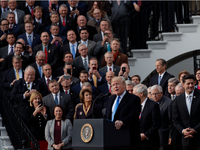 Chùm ảnh đáng nhớ của Tổng thống Trump trong năm đầu tiên cầm quyền