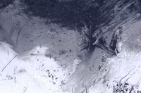 Nhật Bản: Núi lửa phun trào gây lở tuyết, 16 người bị thương