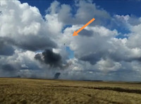 [ẢNH] Thiết giáp BMD-2 của Nga vỡ vụn khi thả dù hỏng từ máy bay