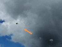 [ẢNH] Thiết giáp BMD-2 của Nga vỡ vụn khi thả dù hỏng từ máy bay