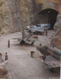 Bí mật những căn cứ trong lòng núi từng giúp Serbia đứng vững trước không kích của NATO