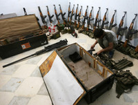 Quân đội Syria bóc mẽ cách Mỹ tuồn vũ khí cho quân nổi dậy