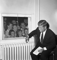 [ẢNH] Những bức ảnh quý tưởng nhớ Tổng thống John F. Kennedy sau vụ ám sát chấn động 55 năm trước