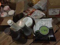 Cận cảnh hơn 4 tấn hương liệu, phụ gia pha chế trà sữa không rõ nguồn gốc