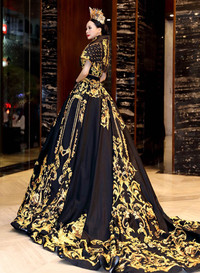 Á hậu Ngọc Quỳnh khoe nhan sắc rạng rỡ, hội ngộ ca sĩ Quang Lê