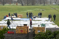 [ẢNH] Covid-19 tàn phá New York, bệnh viện dã chiến đã bắt đầu được xây