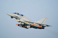 [ẢNH] NATO đem siêu tên lửa không đối không mạnh nhất thế giới lên chiến đấu cơ, Nga lo ngại?