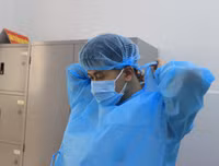 Bên trong bệnh viện tuyến đầu phòng chống dịch Covid-19 của Hà Nội