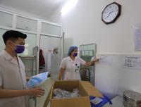 Bên trong bệnh viện tuyến đầu phòng chống dịch Covid-19 của Hà Nội