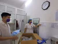 Bên trong bệnh viện tuyến đầu phòng chống dịch Covid-19 của Hà Nội