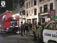 Cảnh sát PCCC dập tắt đám cháy tại cửa hàng thời trang ở Hà Nội chỉ sau 10 phút