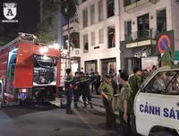 Cảnh sát PCCC dập tắt đám cháy tại cửa hàng thời trang ở Hà Nội chỉ sau 10 phút