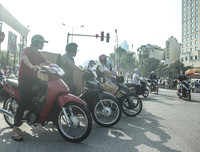 Thi công cầu vượt An Dương - Nghi Tàm, phương tiện đi lại thế nào để không ùn tắc