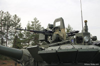 [ẢNH] Xe tăng bay cực mạnh T-80BVM Nga có đủ sức đối đầu với T-84 Oplot-M của Ukraine?