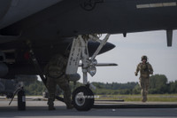 [ẢNH] Mỹ gây áp lực cực lớn lên Nga khi triển khai F-15E cách biên giới chỉ 230 km