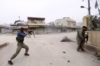 [ẢNH] Mỹ bàng hoàng khi đồng minh lao vào choảng nhau tại Syria