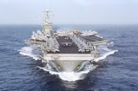 [ẢNH] Siêu tàu sân bay Mỹ lừng lững tiến vào Địa Trung Hải, Syria lại thêm nóng bỏng