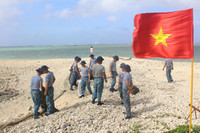 Bảo vệ đảo, giữ sạch biển ở Trường Sa
