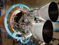 [ẢNH] Thiếu tiền, Nga buộc phải xuống nước bán động cơ siêu tên lửa cho Mỹ