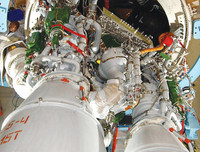 [ẢNH] Thiếu tiền, Nga buộc phải xuống nước bán động cơ siêu tên lửa cho Mỹ