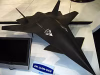 [ẢNH] Trung Quốc bất ngờ ra mắt UAV tàng hình nhằm phá thế trận của 'chiến thần' F-22 Mỹ