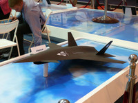 [ẢNH] Trung Quốc bất ngờ ra mắt UAV tàng hình nhằm phá thế trận của 'chiến thần' F-22 Mỹ