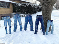 [ẢNH] Tóc người dựng đứng, toilet vỡ tung trong giá rét -41 độ C tại Mỹ